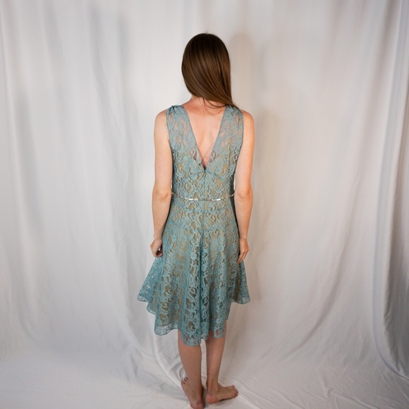 VERA WANG Lavender Label Seafoam Lace Beaded Dress - Picture 3 of 8
